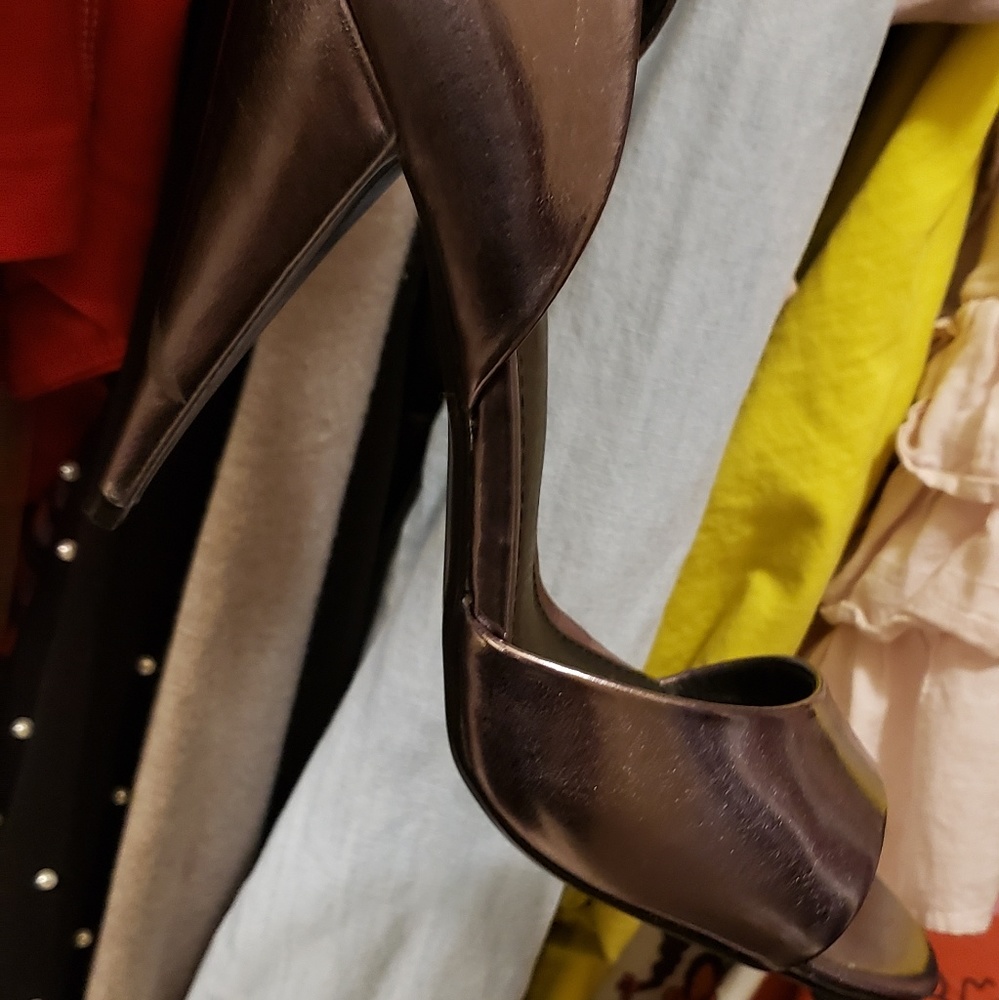 Dress shoe
